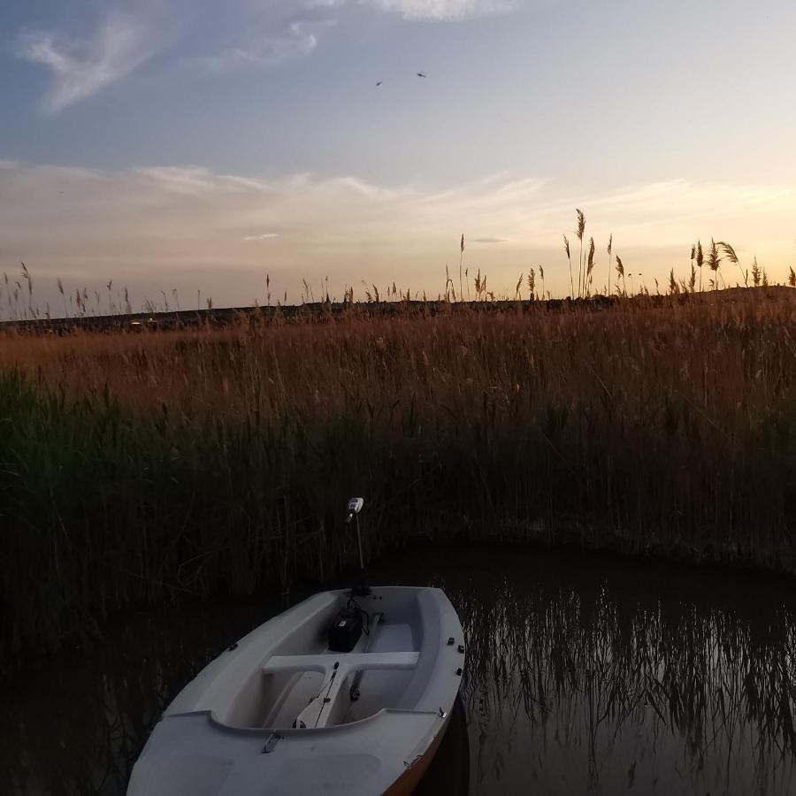 Pfahlbau Sunset I Toplage Elektroboot Inklusive Rust Zewnętrze zdjęcie