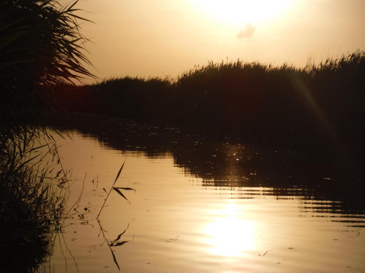 Pfahlbau Sunset I Toplage Elektroboot Inklusive Rust Zewnętrze zdjęcie